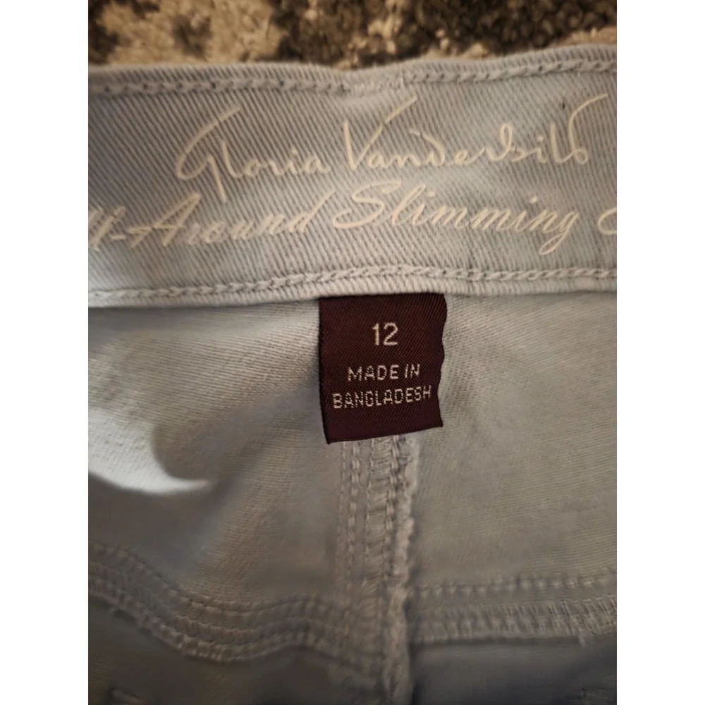 Gloria Vanderbilt Crop Jeans Size 12. Waist 34